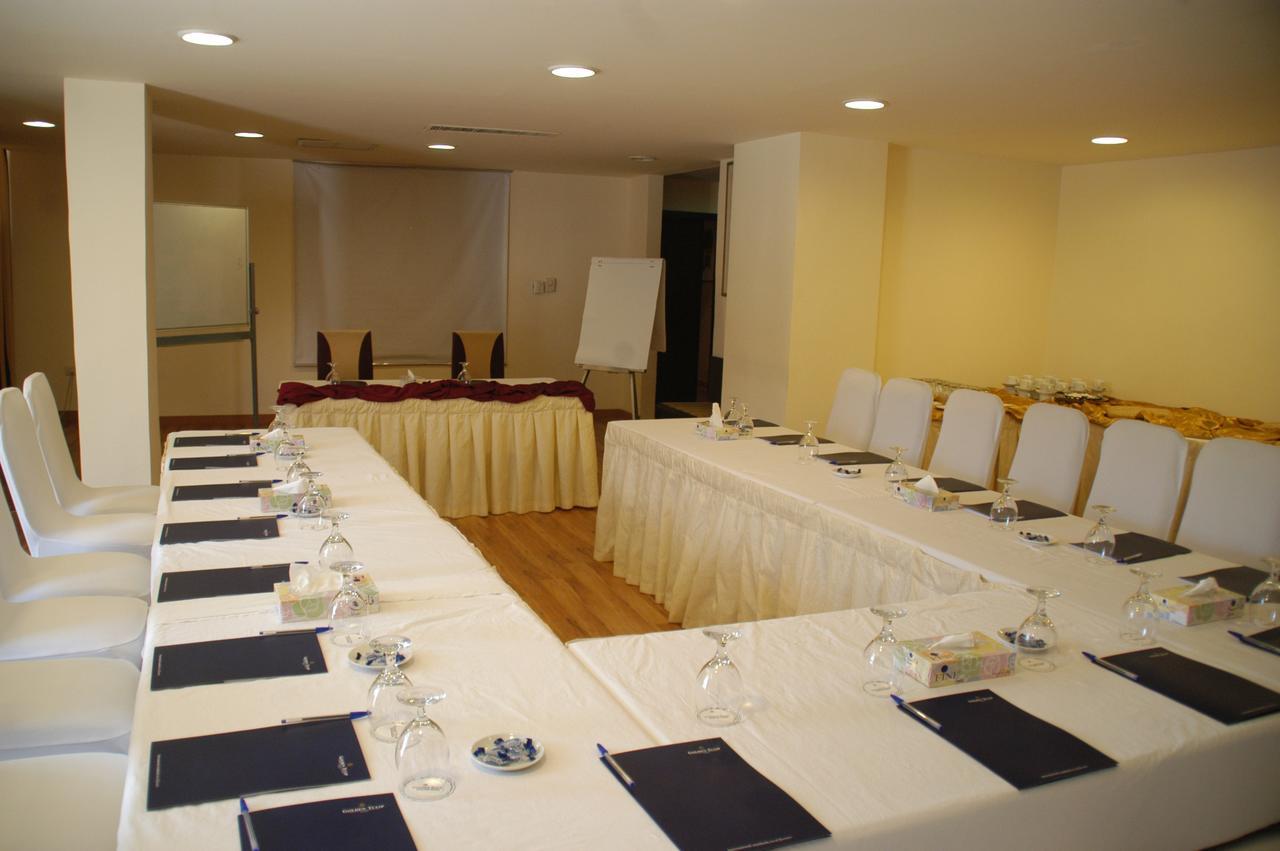 Hotel Golden Tulip 4*