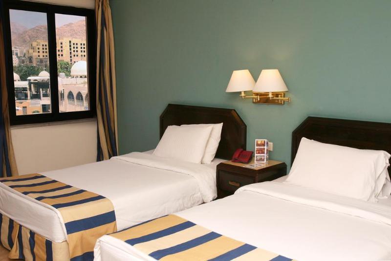 Hotel Golden Tulip 4*