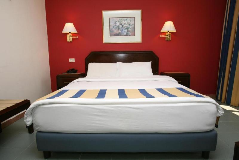 Golden Tulip 4*
